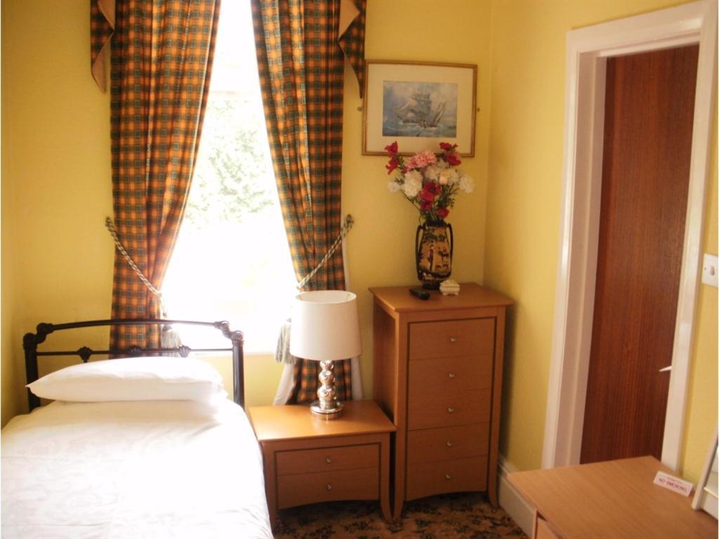 Elmington 4* Torquay